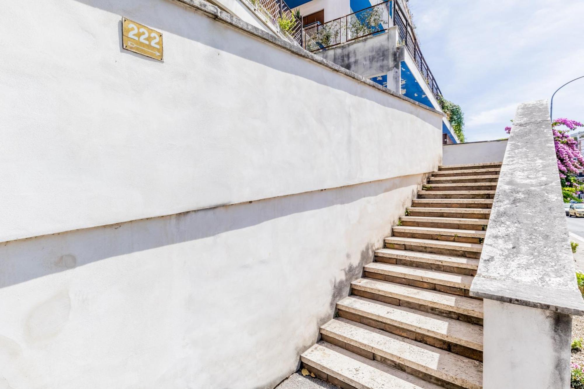 Ferienwohnung L'Attico Con Terrazza In Corso Francia Rom Exterior foto