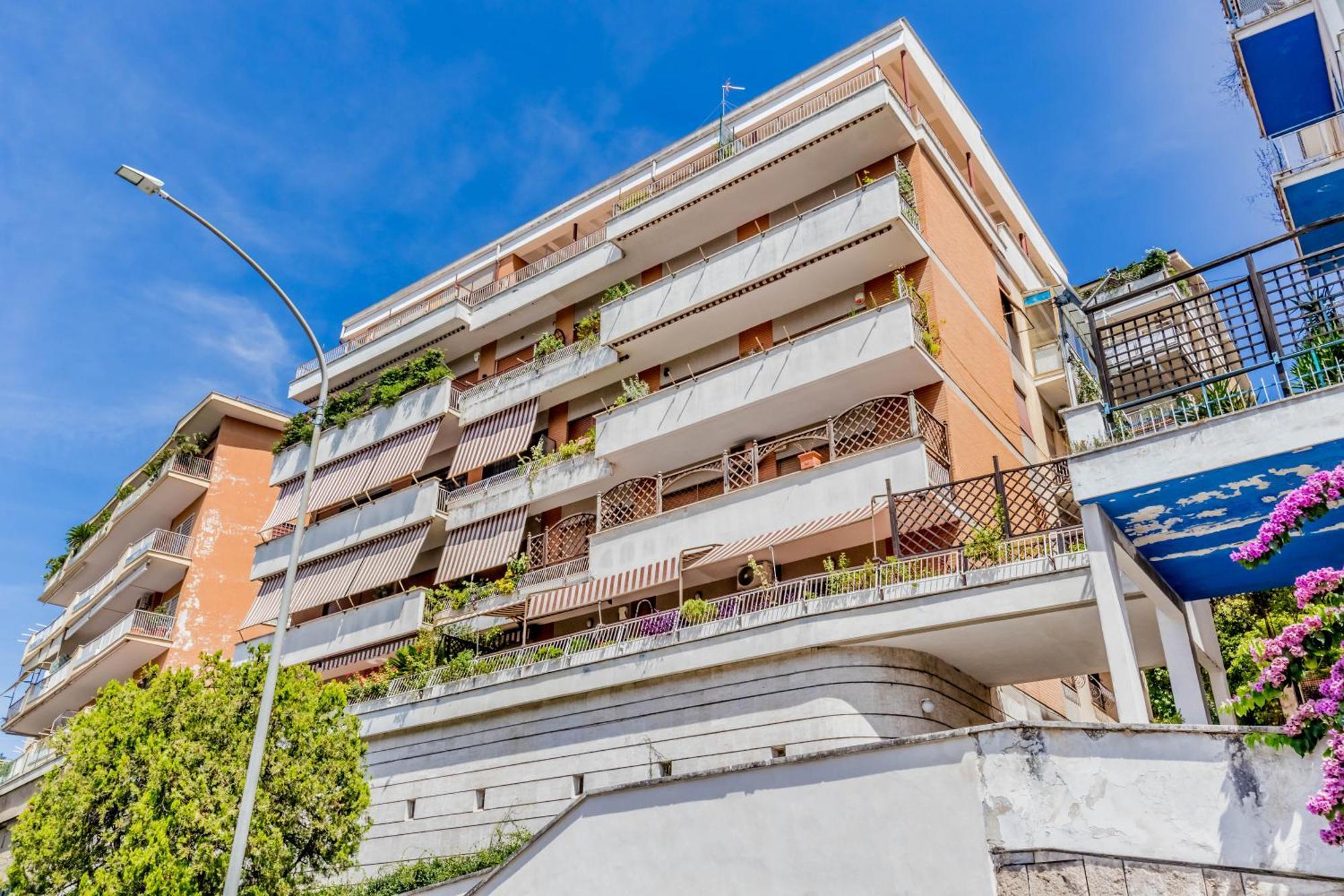 Ferienwohnung L'Attico Con Terrazza In Corso Francia Rom Exterior foto